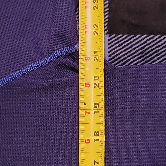 Vintage. 90's. NIKE. Sphere-dry. Tee-shirt size Large. Like-new - Picture 8 of 15